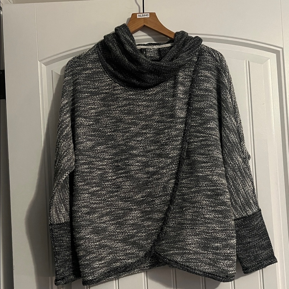 Calvin Klein Sweater Size medium